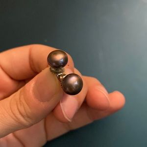 Black pearl stud earrings